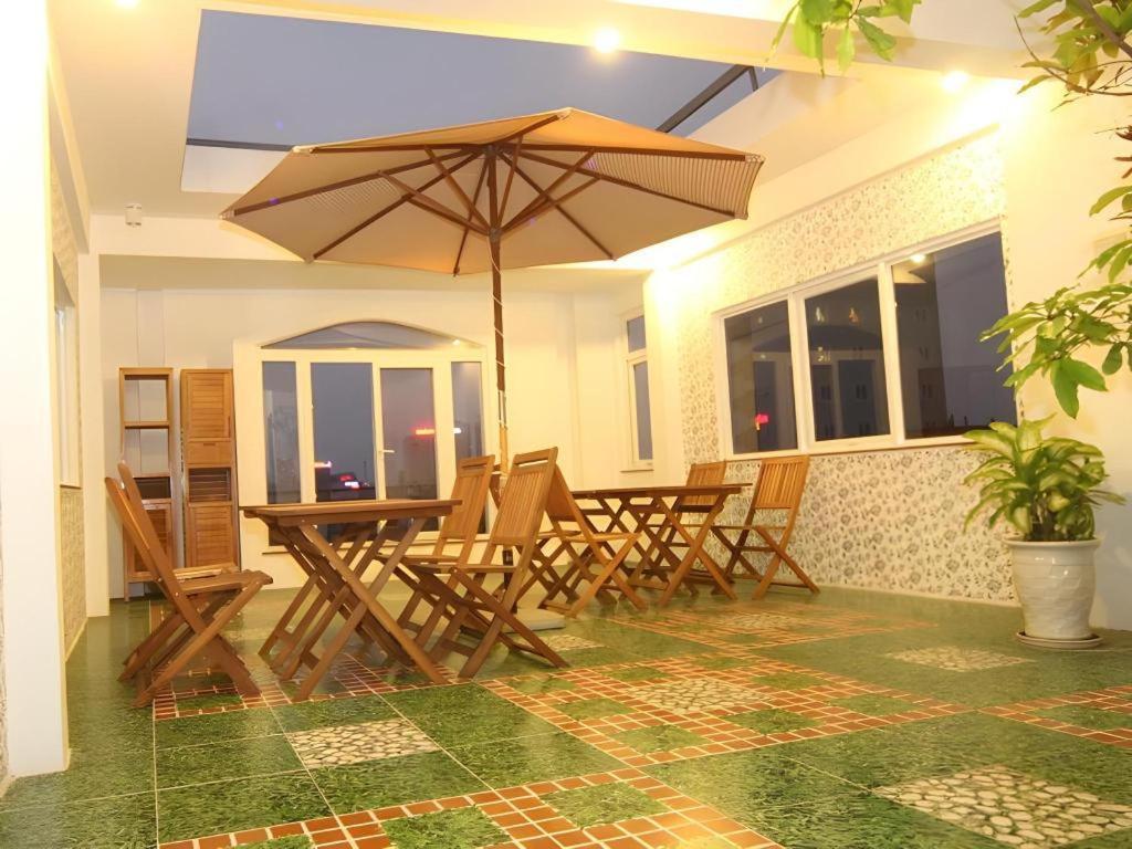 Omega Da Nang Beach Hotel Exterior photo