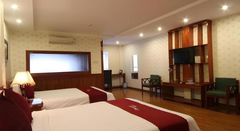 Omega Da Nang Beach Hotel Exterior photo